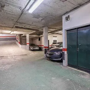 https://santa-cruz-parking-incluido.es-andalucia.com